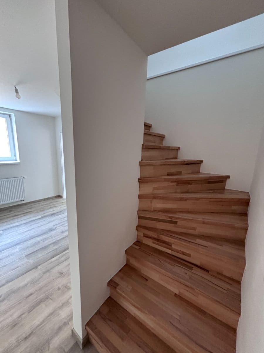 Predaj domu 130 m², pozemok 117 m², Senec, Středočeský kraj Predaj domu 130 m², pozemok 117 m², Senec, Středočeský kraj