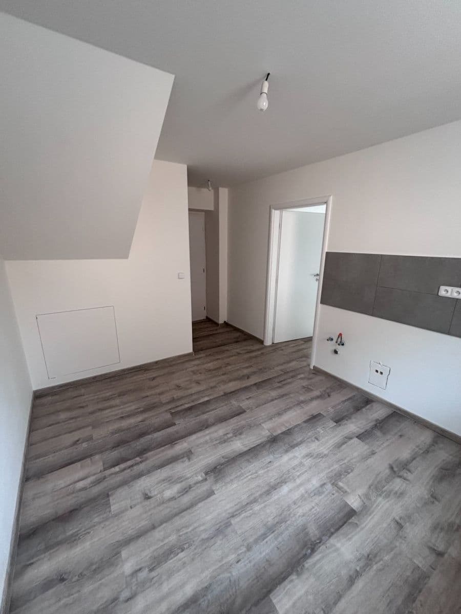 Predaj domu 130 m², pozemok 117 m², Senec, Středočeský kraj Predaj domu 130 m², pozemok 117 m², Senec, Středočeský kraj