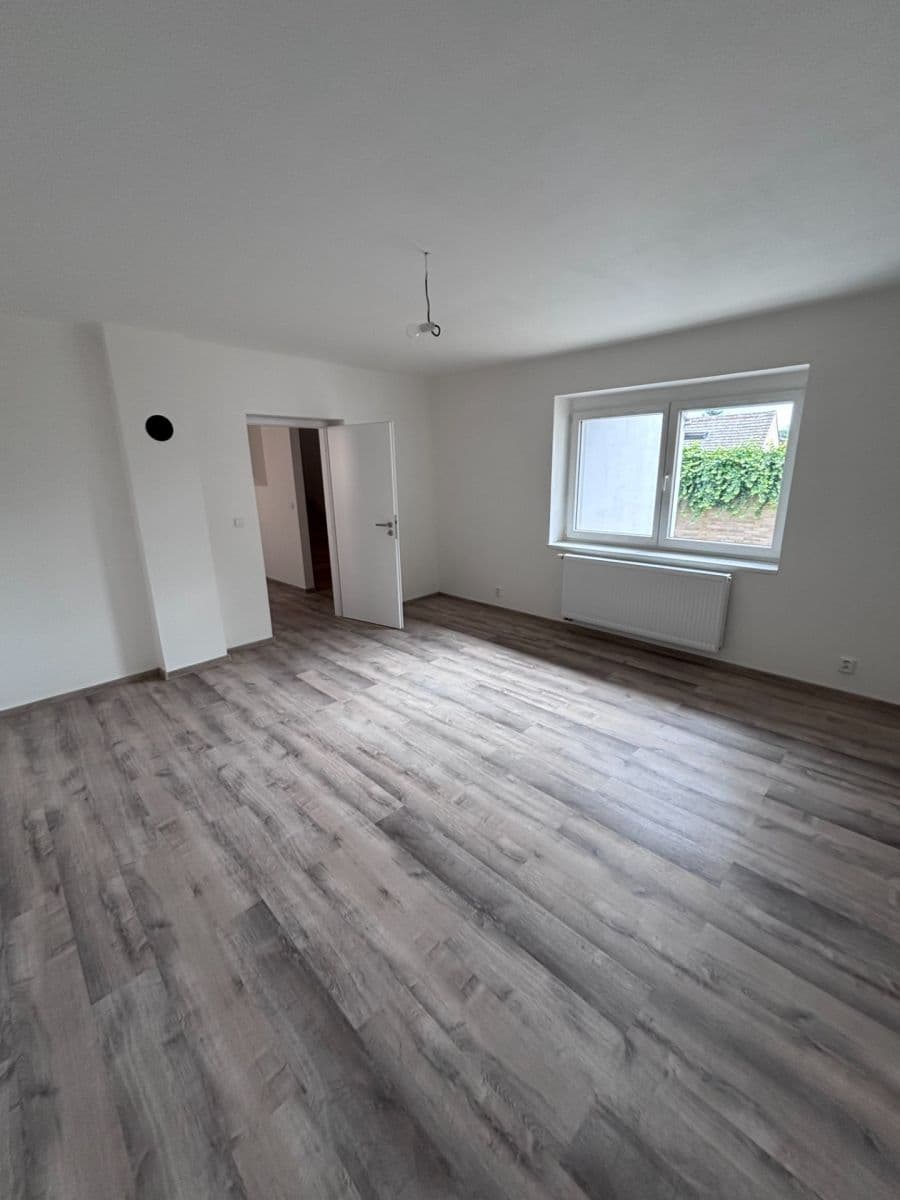 Predaj domu 130 m², pozemok 117 m², Senec, Středočeský kraj Predaj domu 130 m², pozemok 117 m², Senec, Středočeský kraj