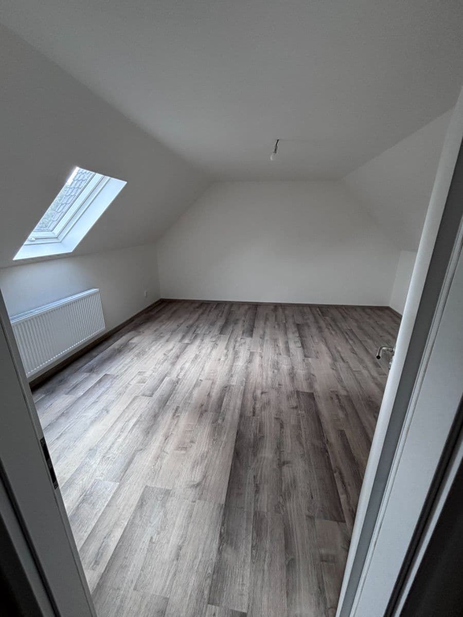 Predaj domu 130 m², pozemok 117 m², Senec, Středočeský kraj Predaj domu 130 m², pozemok 117 m², Senec, Středočeský kraj