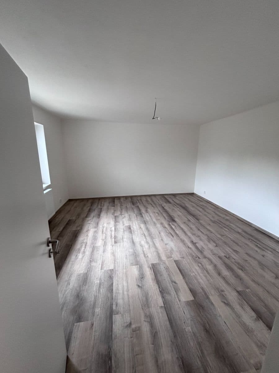 Predaj domu 130 m², pozemok 117 m², Senec, Středočeský kraj Predaj domu 130 m², pozemok 117 m², Senec, Středočeský kraj