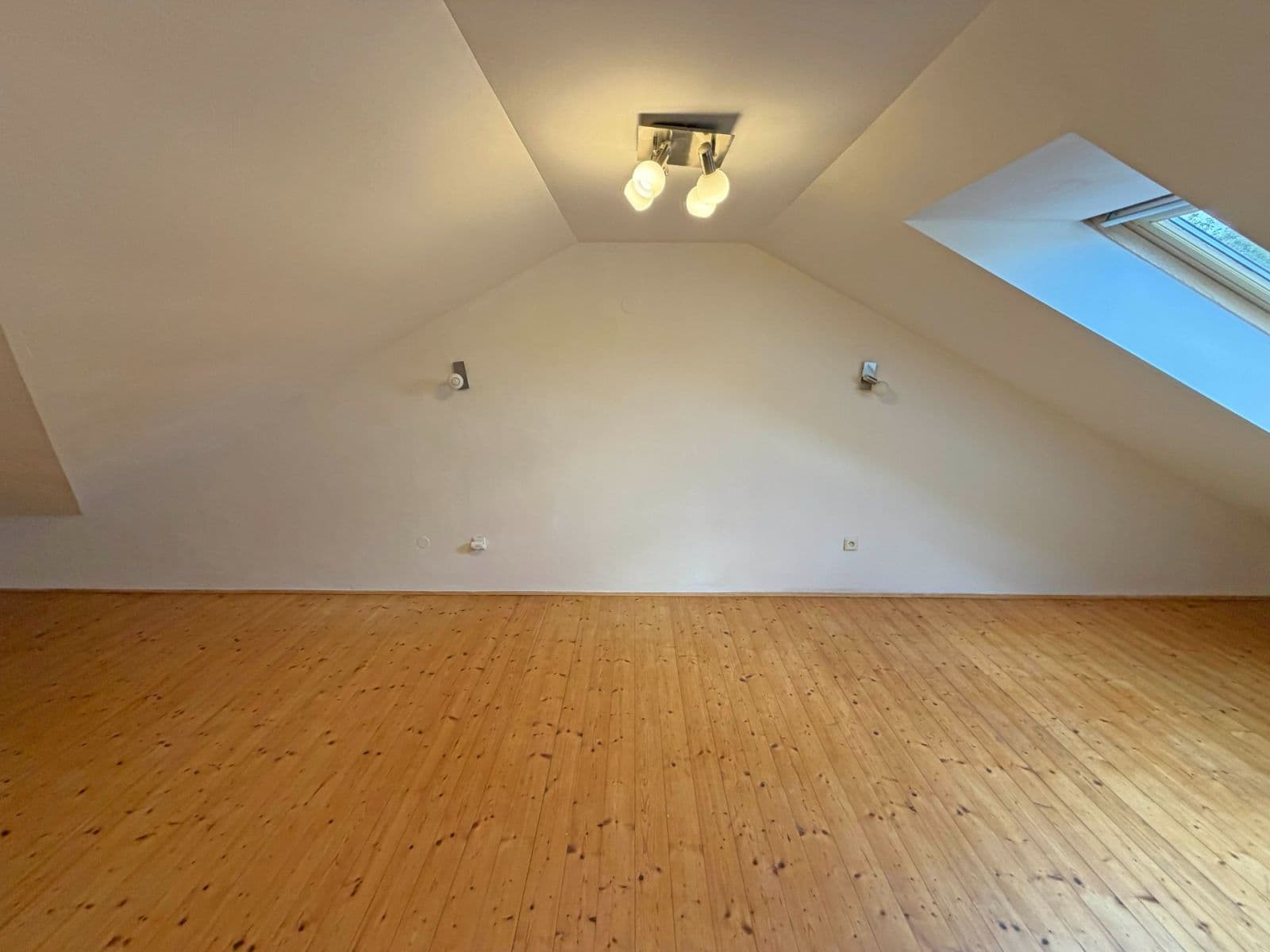 Predaj domu 180 m², pozemok 900 m², Zhoř, Kraj Vysočina Predaj domu 180 m², pozemok 900 m², Zhoř, Kraj Vysočina