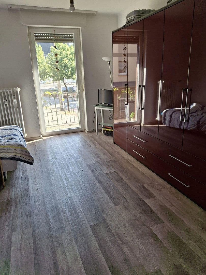 Prenájom bytu 1-izbový 17 m², R7, Mannheim, Bádensko-Wurttembersko Prenájom bytu 1-izbový 17 m², R7, Mannheim, Bádensko-Wurttembersko