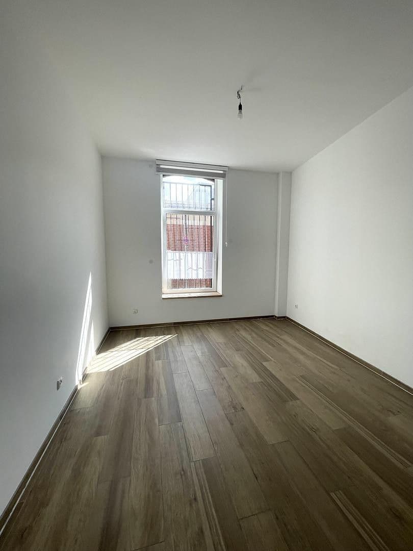 Prenájom bytu 3-izbový 90 m², Aachen, Severné Porýnie - Westfálsko Prenájom bytu 3-izbový 90 m², Aachen, Severné Porýnie - Westfálsko