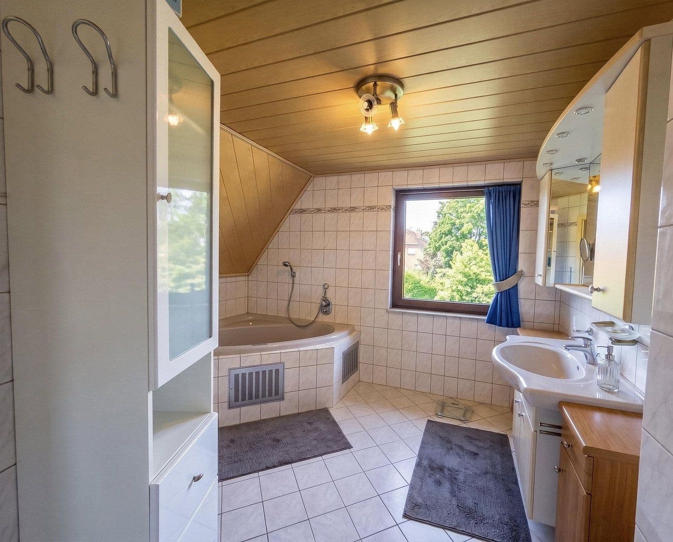 Predaj domu 121 m², pozemok 819 m², Achim, Dolné Sasko Predaj domu 121 m², pozemok 819 m², Achim, Dolné Sasko