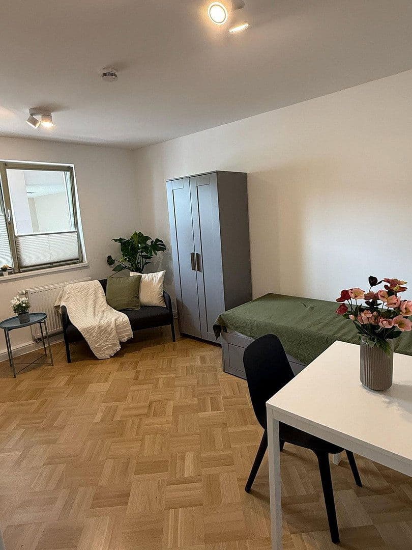 Prenájom bytu 1-izbový 21 m², Friedrichstraße 32, Erlangen, Bavorsko Prenájom bytu 1-izbový 21 m², Friedrichstraße 32, Erlangen, Bavorsko