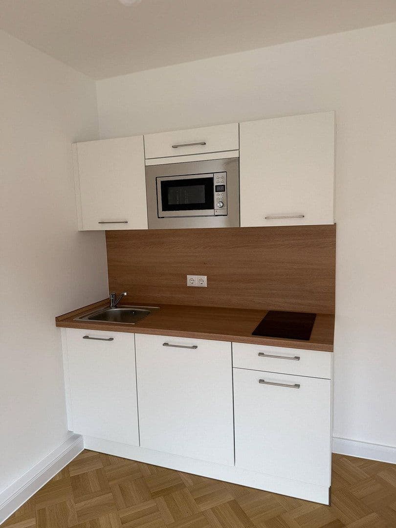 Prenájom bytu 1-izbový 21 m², Friedrichstraße 32, Erlangen, Bavorsko Prenájom bytu 1-izbový 21 m², Friedrichstraße 32, Erlangen, Bavorsko