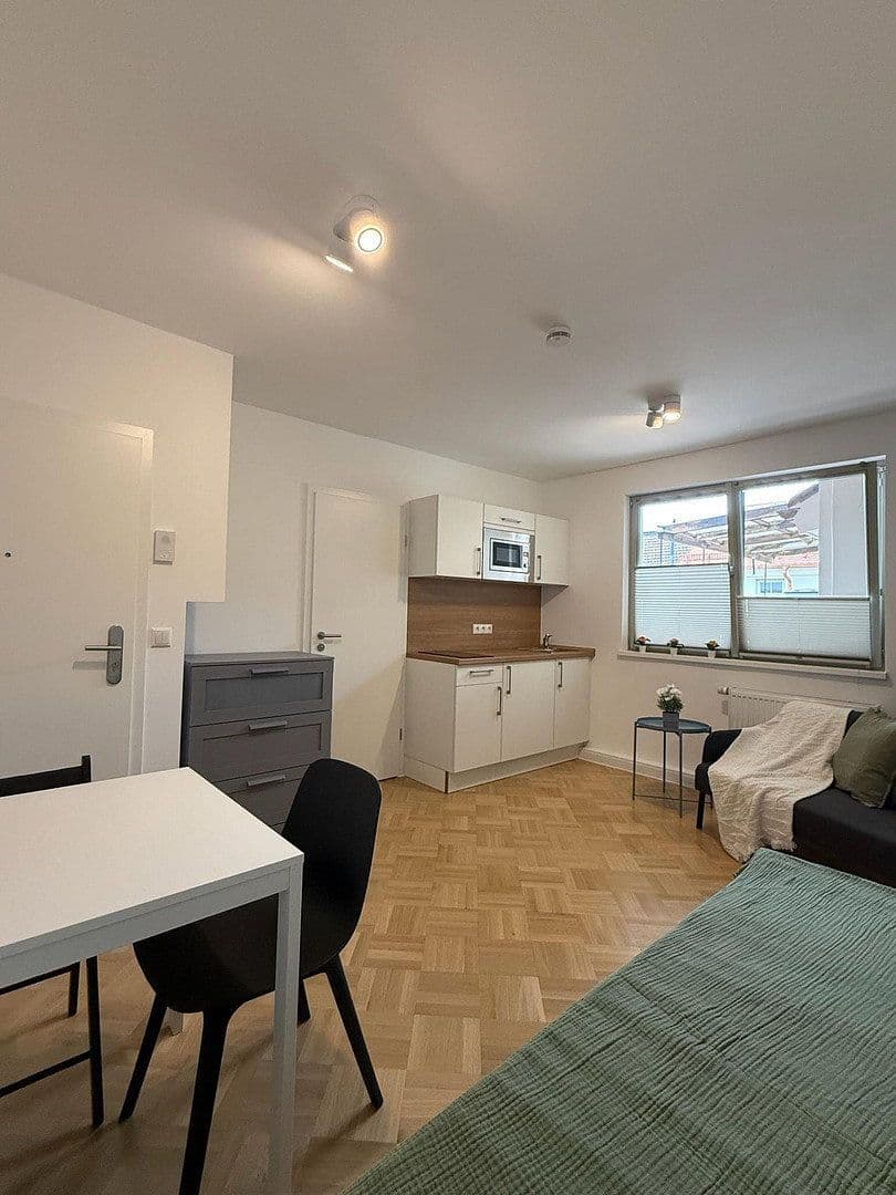 Prenájom bytu 1-izbový 21 m², Friedrichstraße 32, Erlangen, Bavorsko Prenájom bytu 1-izbový 21 m², Friedrichstraße 32, Erlangen, Bavorsko