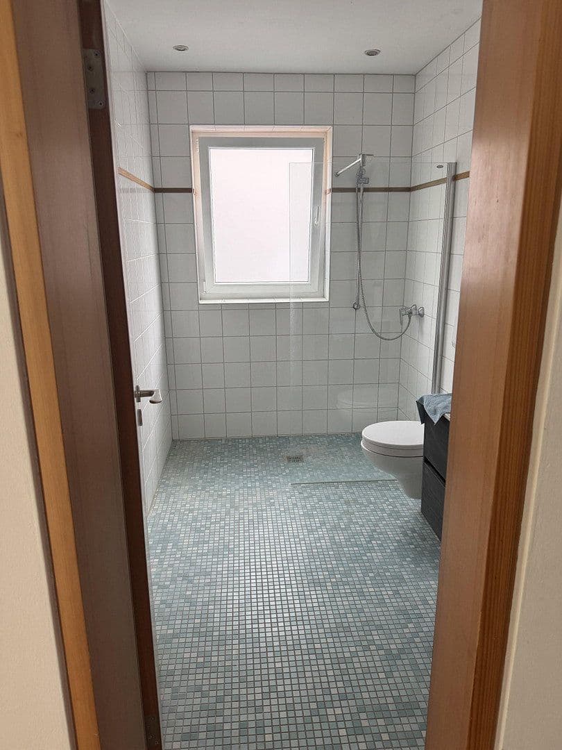 Prenájom bytu 2-izbový 95 m², Köln, Severné Porýnie - Westfálsko Prenájom bytu 2-izbový 95 m², Köln, Severné Porýnie - Westfálsko