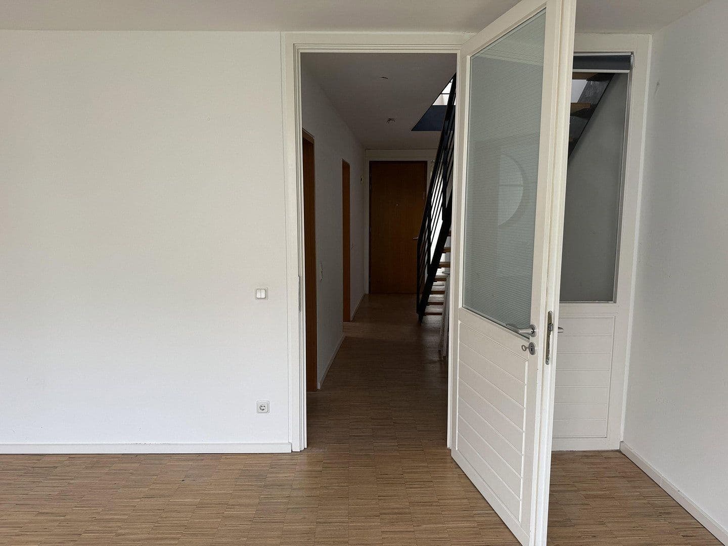 Prenájom bytu 2-izbový 95 m², Köln, Severné Porýnie - Westfálsko Prenájom bytu 2-izbový 95 m², Köln, Severné Porýnie - Westfálsko
