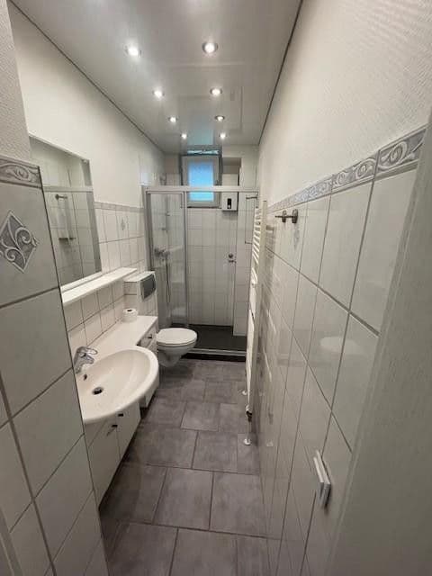 Prenájom bytu 3-izbový 75 m², Wittenbergstr. 58, Essen, Severné Porýnie - Westfálsko Prenájom bytu 3-izbový 75 m², Wittenbergstr. 58, Essen, Severné Porýnie - Westfálsko