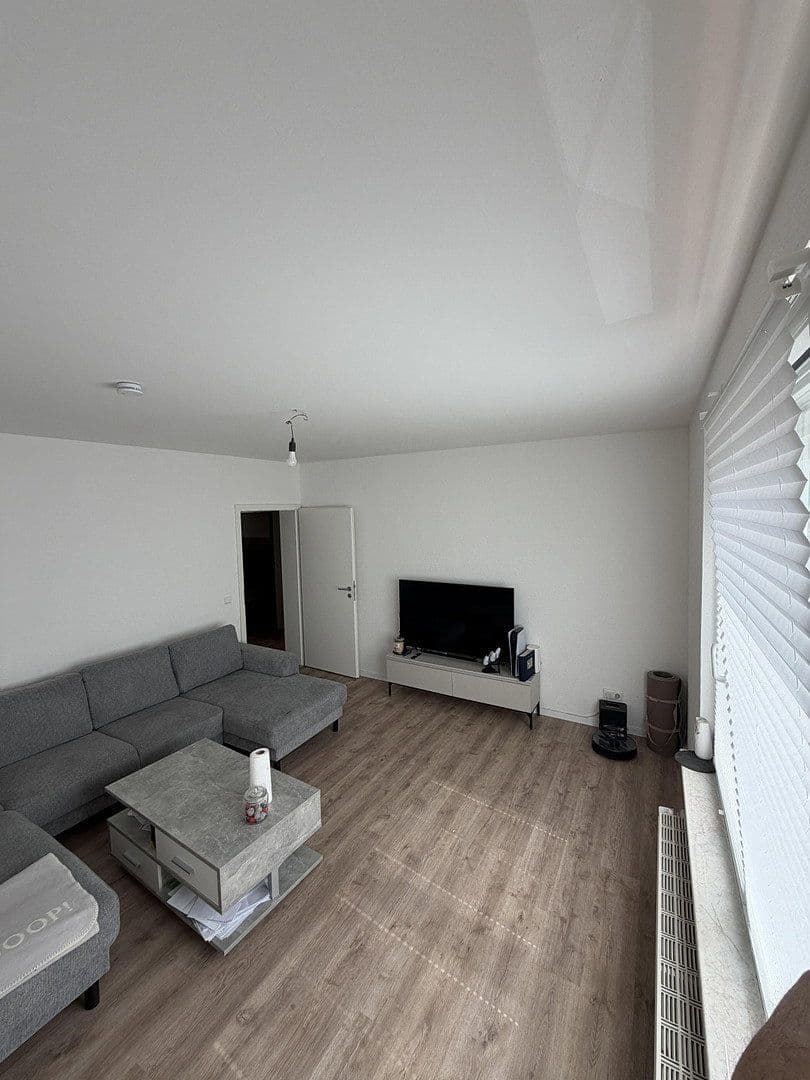 Prenájom bytu 3-izbový 65 m², Kölner Straße 228, Krefeld, Severné Porýnie - Westfálsko Prenájom bytu 3-izbový 65 m², Kölner Straße 228, Krefeld, Severné Porýnie - Westfálsko