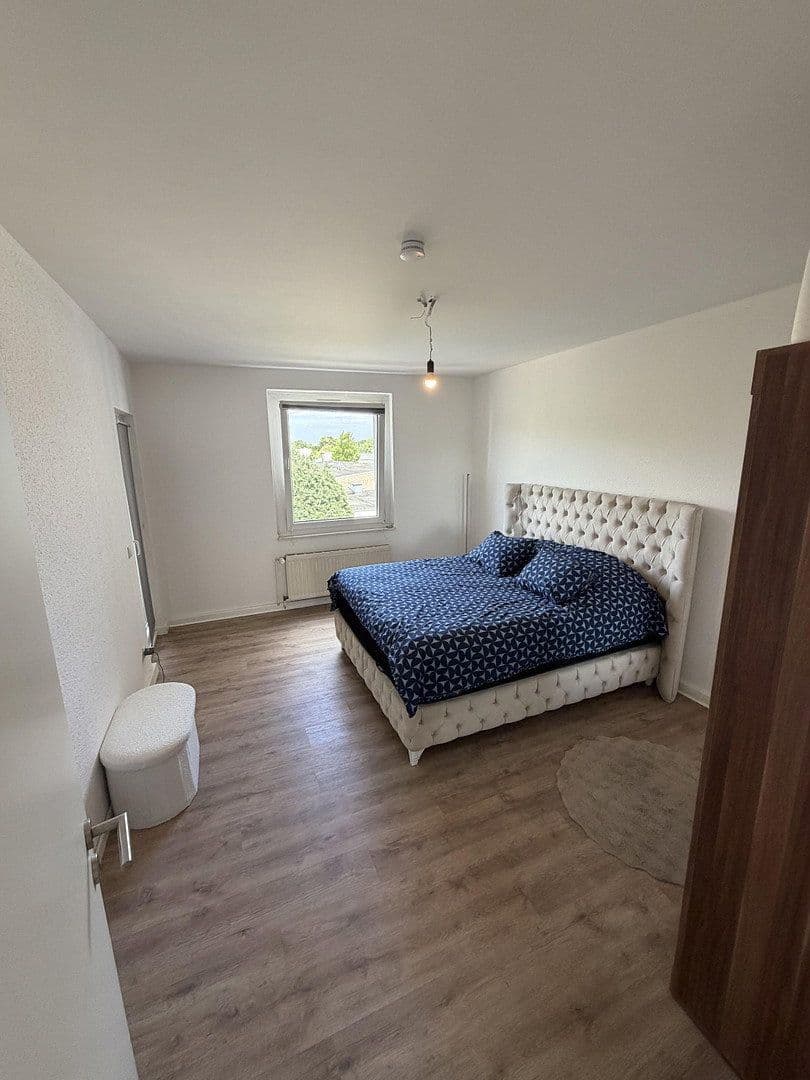 Prenájom bytu 3-izbový 65 m², Kölner Straße 228, Krefeld, Severné Porýnie - Westfálsko Prenájom bytu 3-izbový 65 m², Kölner Straße 228, Krefeld, Severné Porýnie - Westfálsko