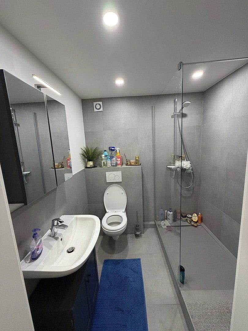 Prenájom bytu 3-izbový 65 m², Kölner Straße 228, Krefeld, Severné Porýnie - Westfálsko Prenájom bytu 3-izbový 65 m², Kölner Straße 228, Krefeld, Severné Porýnie - Westfálsko