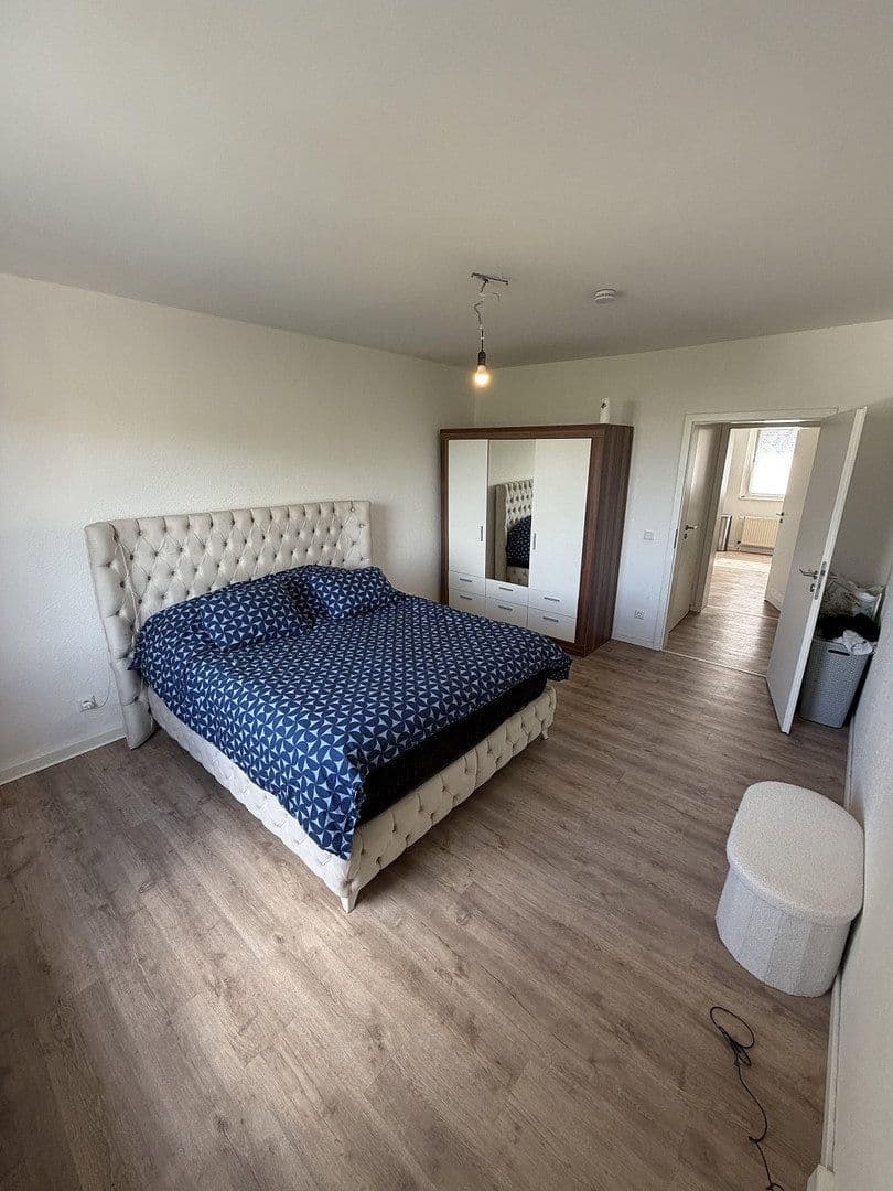 Prenájom bytu 3-izbový 65 m², Kölner Straße 228, Krefeld, Severné Porýnie - Westfálsko Prenájom bytu 3-izbový 65 m², Kölner Straße 228, Krefeld, Severné Porýnie - Westfálsko
