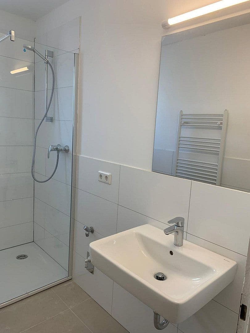 Prenájom bytu 4-izbový 86 m², Kommenderiestr. 49, Osnabrück, Dolné Sasko Prenájom bytu 4-izbový 86 m², Kommenderiestr. 49, Osnabrück, Dolné Sasko