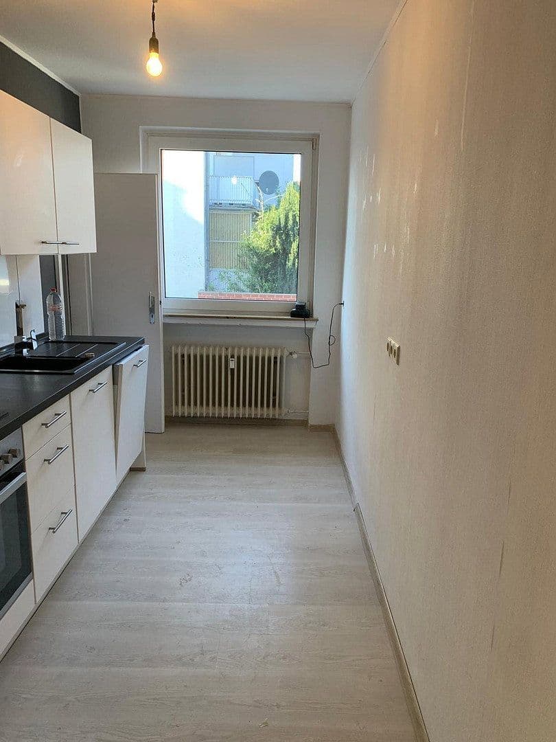 Prenájom bytu 4-izbový 86 m², Kommenderiestr. 49, Osnabrück, Dolné Sasko Prenájom bytu 4-izbový 86 m², Kommenderiestr. 49, Osnabrück, Dolné Sasko
