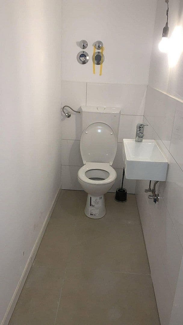 Prenájom bytu 4-izbový 86 m², Kommenderiestr. 49, Osnabrück, Dolné Sasko Prenájom bytu 4-izbový 86 m², Kommenderiestr. 49, Osnabrück, Dolné Sasko