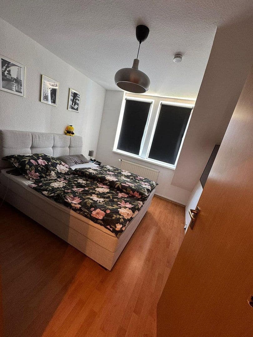 Prenájom bytu 3-izbový 64 m², Kölner Straße 228, Krefeld, Severné Porýnie - Westfálsko Prenájom bytu 3-izbový 64 m², Kölner Straße 228, Krefeld, Severné Porýnie - Westfálsko