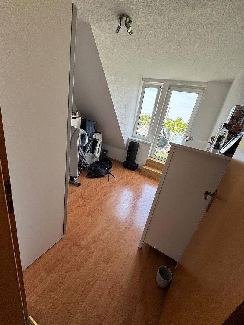 Prenájom bytu 3-izbový 64 m², Kölner Straße 228, Krefeld, Severné Porýnie - Westfálsko Prenájom bytu 3-izbový 64 m², Kölner Straße 228, Krefeld, Severné Porýnie - Westfálsko