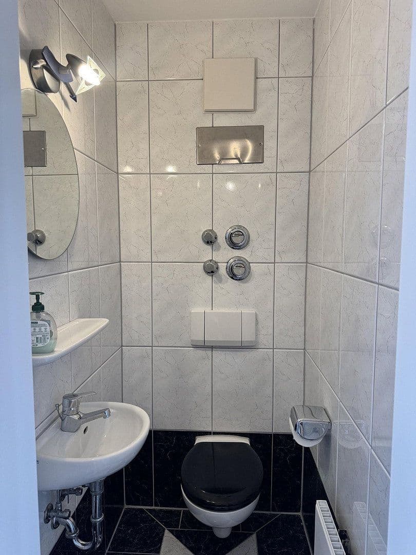 Prenájom bytu 2-izbový 63 m², Bahnhofstr. 6, Bad Honnef, Severné Porýnie - Westfálsko Prenájom bytu 2-izbový 63 m², Bahnhofstr. 6, Bad Honnef, Severné Porýnie - Westfálsko