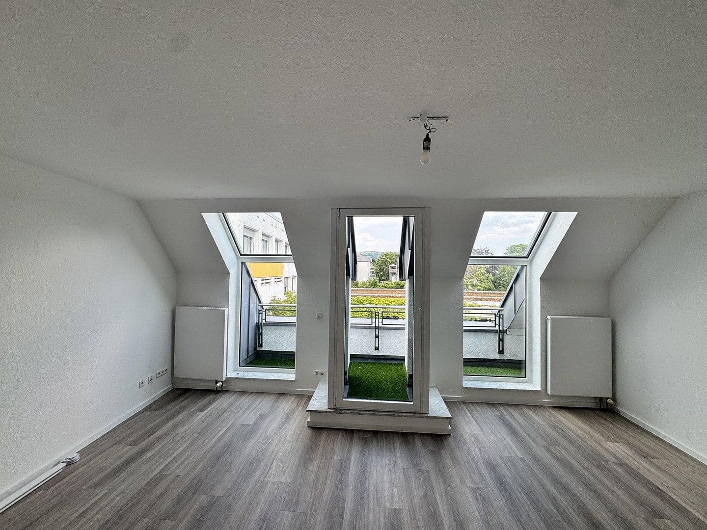 Prenájom bytu 2-izbový 63 m², Bahnhofstr. 6, Bad Honnef, Severné Porýnie - Westfálsko Prenájom bytu 2-izbový 63 m², Bahnhofstr. 6, Bad Honnef, Severné Porýnie - Westfálsko