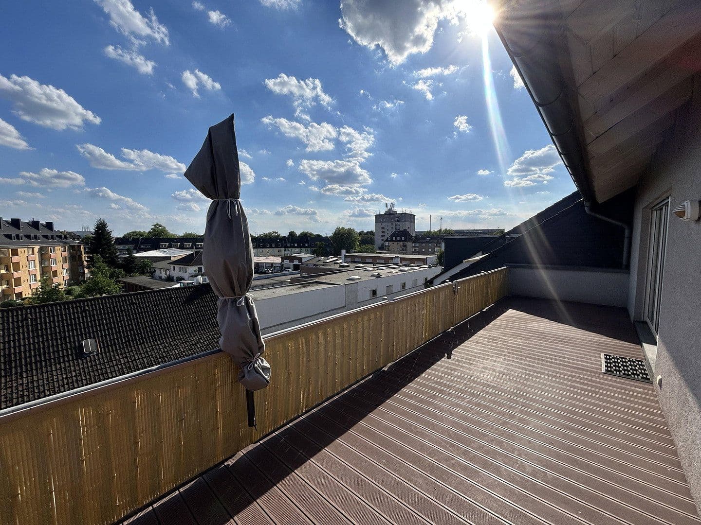 Prenájom bytu 2-izbový 74 m², Tulpenstr. 28, Duisburg, Severné Porýnie - Westfálsko Prenájom bytu 2-izbový 74 m², Tulpenstr. 28, Duisburg, Severné Porýnie - Westfálsko