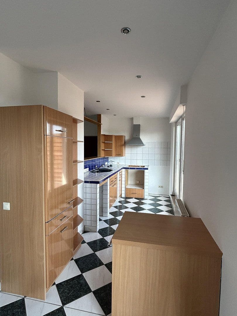Prenájom bytu 2-izbový 74 m², Tulpenstr. 28, Duisburg, Severné Porýnie - Westfálsko Prenájom bytu 2-izbový 74 m², Tulpenstr. 28, Duisburg, Severné Porýnie - Westfálsko