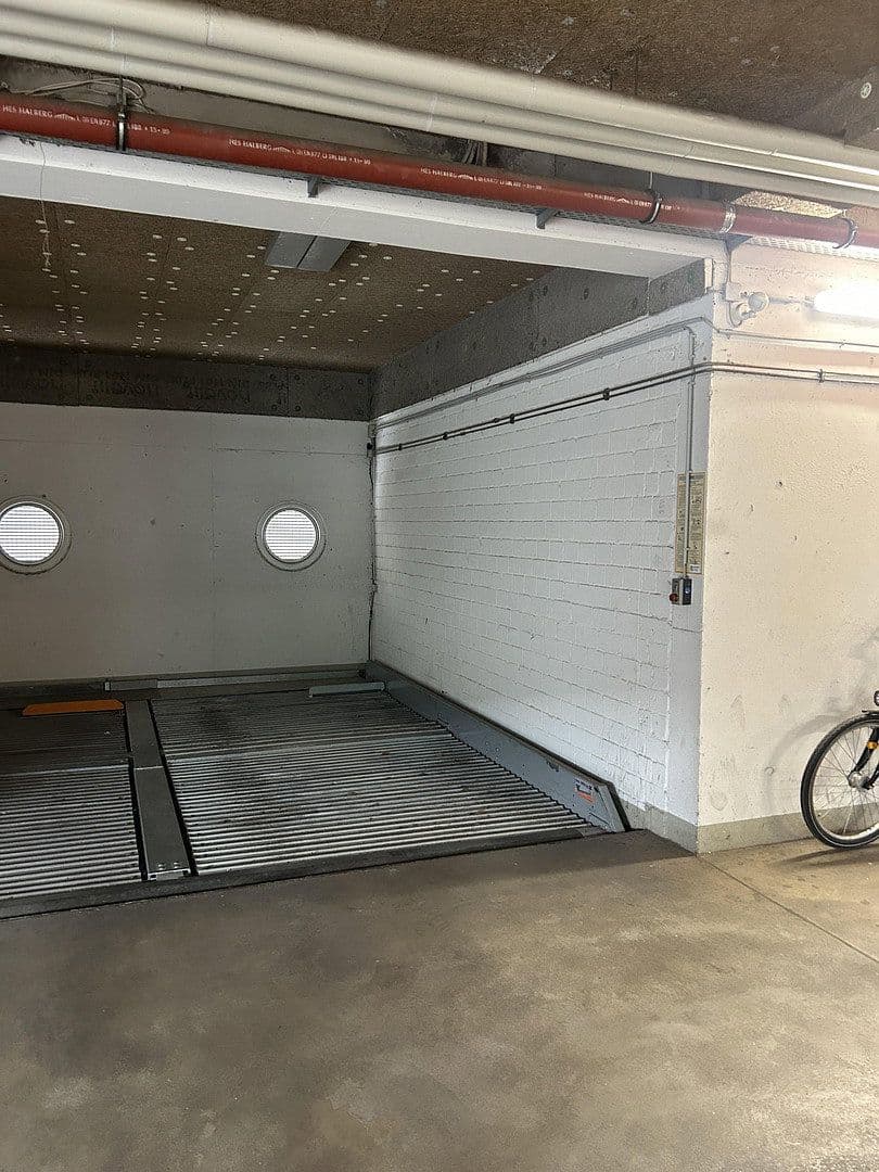 Prenájom bytu 2-izbový 74 m², Tulpenstr. 28, Duisburg, Severné Porýnie - Westfálsko Prenájom bytu 2-izbový 74 m², Tulpenstr. 28, Duisburg, Severné Porýnie - Westfálsko