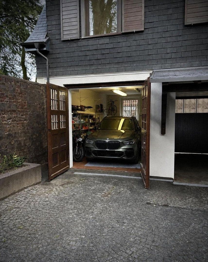 Prenájom domu 282 m², pozemok 584 m², Edith-Stein-Straße 34, Wuppertal, Severné Porýnie - Westfálsko Prenájom domu 282 m², pozemok 584 m², Edith-Stein-Straße 34, Wuppertal, Severné Porýnie - Westfálsko
