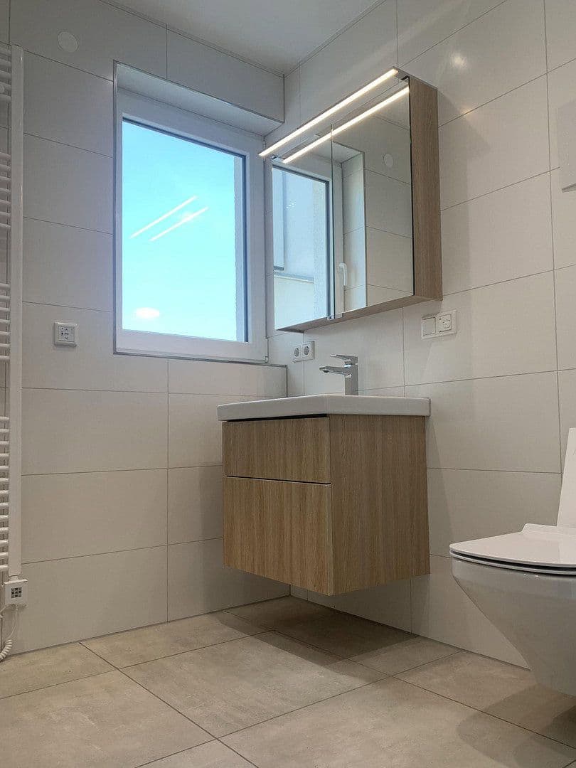 Prenájom bytu 3-izbový 115 m², Aschaffenburg, Bavorsko Prenájom bytu 3-izbový 115 m², Aschaffenburg, Bavorsko
