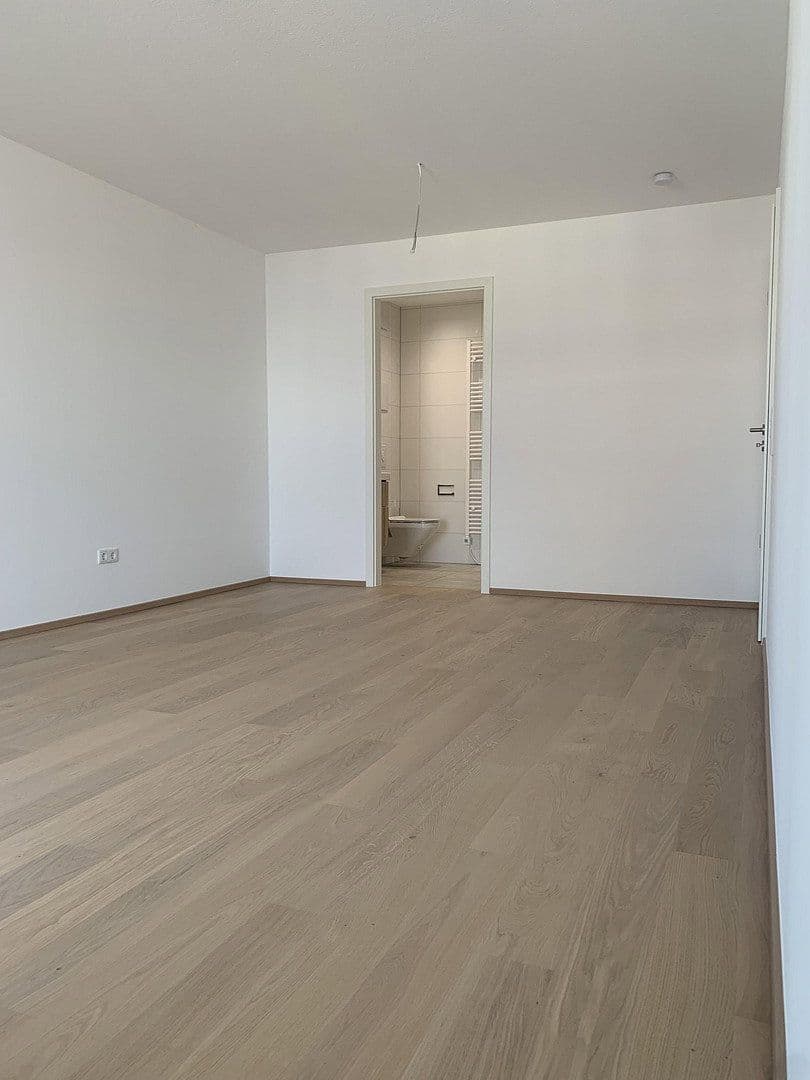 Prenájom bytu 3-izbový 115 m², Aschaffenburg, Bavorsko Prenájom bytu 3-izbový 115 m², Aschaffenburg, Bavorsko