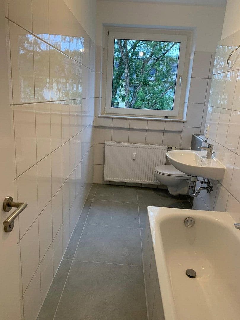 Prenájom bytu 3-izbový 81 m², Schillerstraße 51, Bodenheim, Porýnie-Falcko Prenájom bytu 3-izbový 81 m², Schillerstraße 51, Bodenheim, Porýnie-Falcko