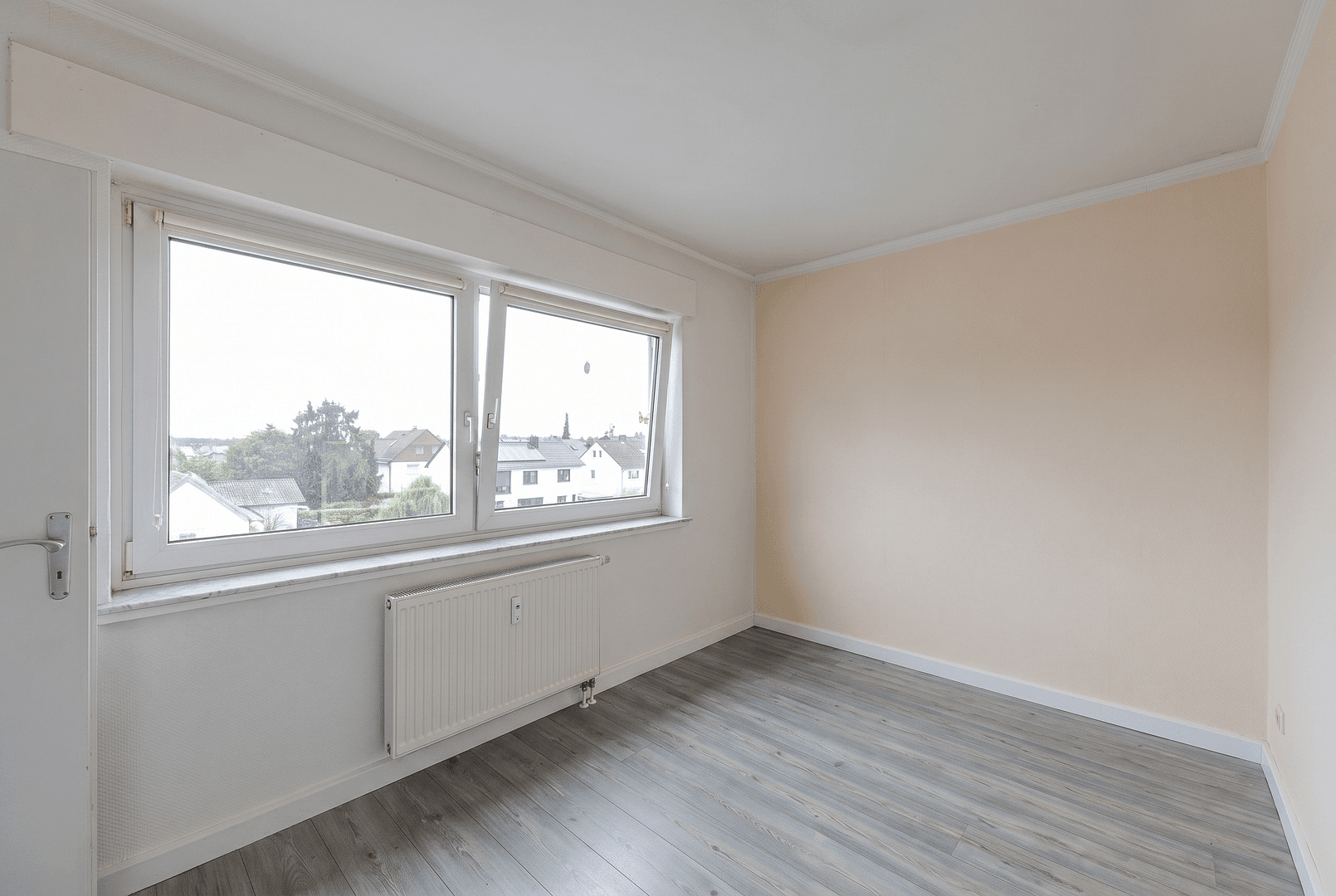 Prenájom bytu 3-izbový 90 m², Plankstadt, Bádensko-Wurttembersko Prenájom bytu 3-izbový 90 m², Plankstadt, Bádensko-Wurttembersko