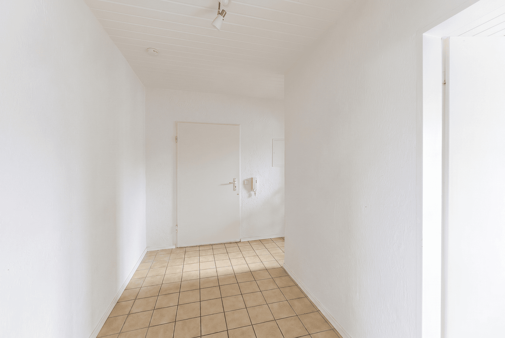 Prenájom bytu 3-izbový 90 m², Plankstadt, Bádensko-Wurttembersko Prenájom bytu 3-izbový 90 m², Plankstadt, Bádensko-Wurttembersko