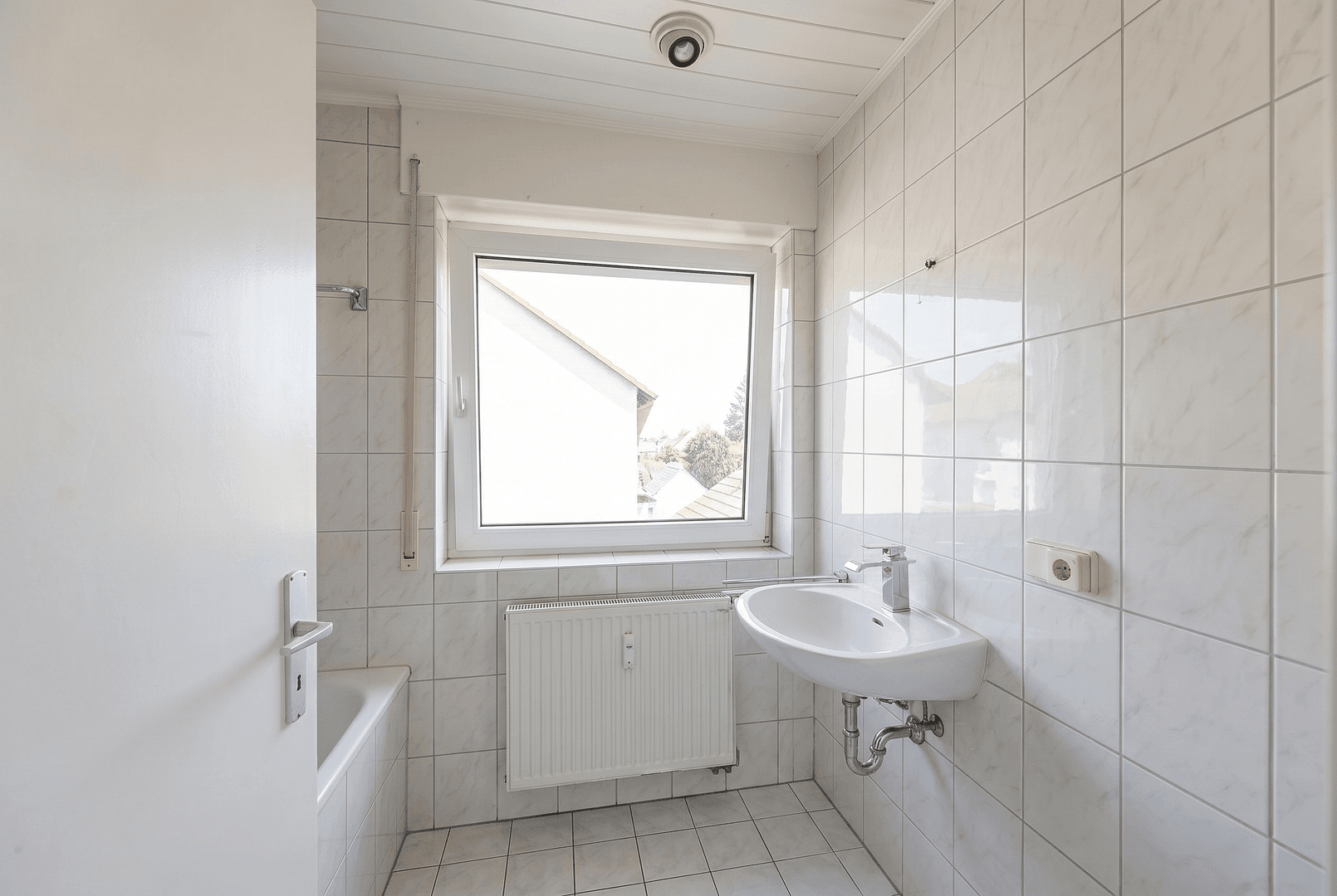 Prenájom bytu 3-izbový 90 m², Plankstadt, Bádensko-Wurttembersko Prenájom bytu 3-izbový 90 m², Plankstadt, Bádensko-Wurttembersko