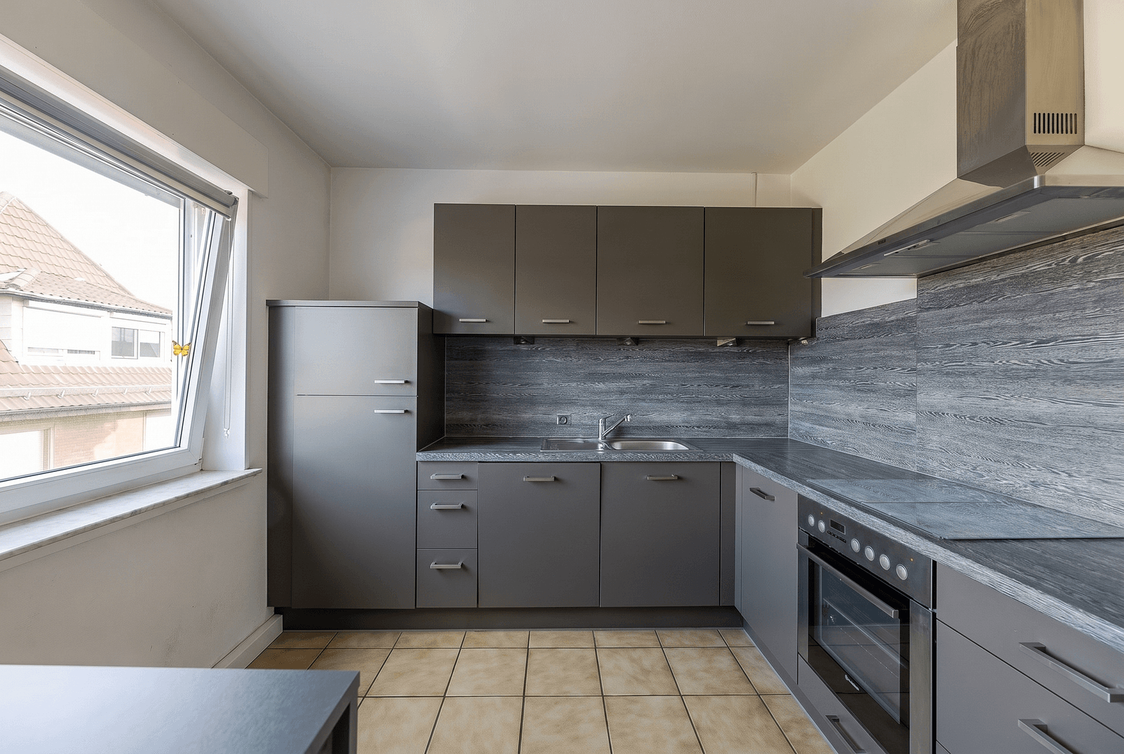 Prenájom bytu 3-izbový 90 m², Plankstadt, Bádensko-Wurttembersko Prenájom bytu 3-izbový 90 m², Plankstadt, Bádensko-Wurttembersko