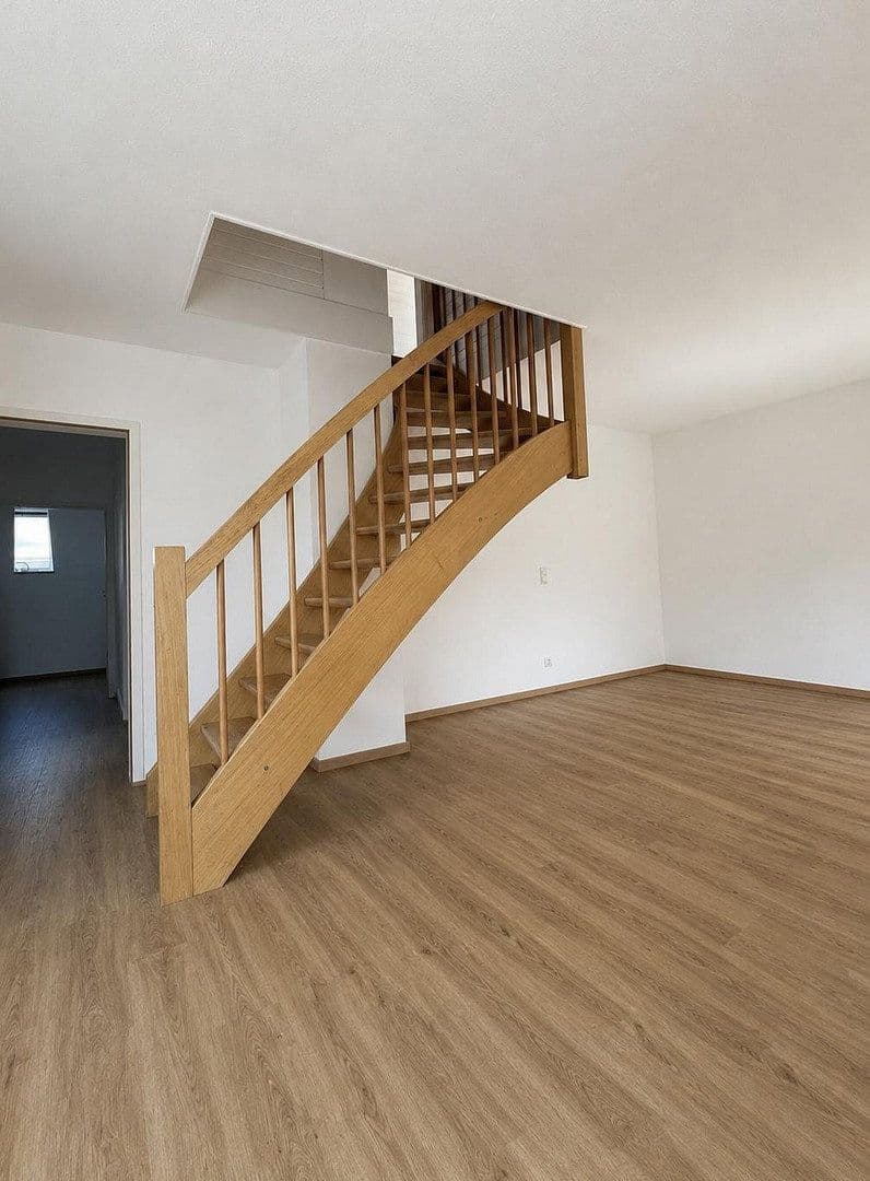 Prenájom bytu 3-izbový 80 m², Ulmer Straße 18, Nördlingen, Bavorsko Prenájom bytu 3-izbový 80 m², Ulmer Straße 18, Nördlingen, Bavorsko