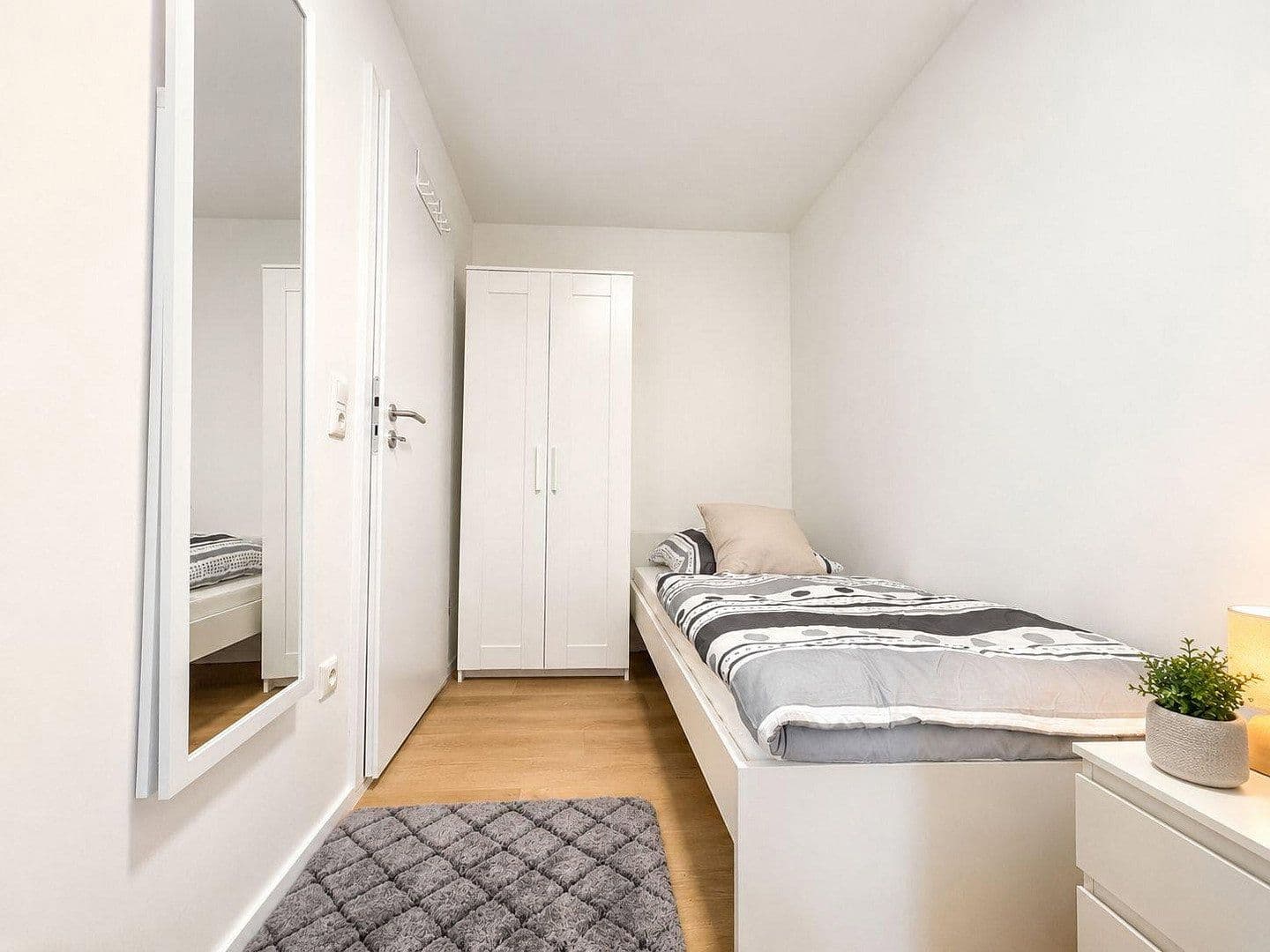Prenájom bytu 13 m², Eduard-Spranger-Str.14, München, Bavorsko Prenájom bytu 13 m², Eduard-Spranger-Str.14, München, Bavorsko