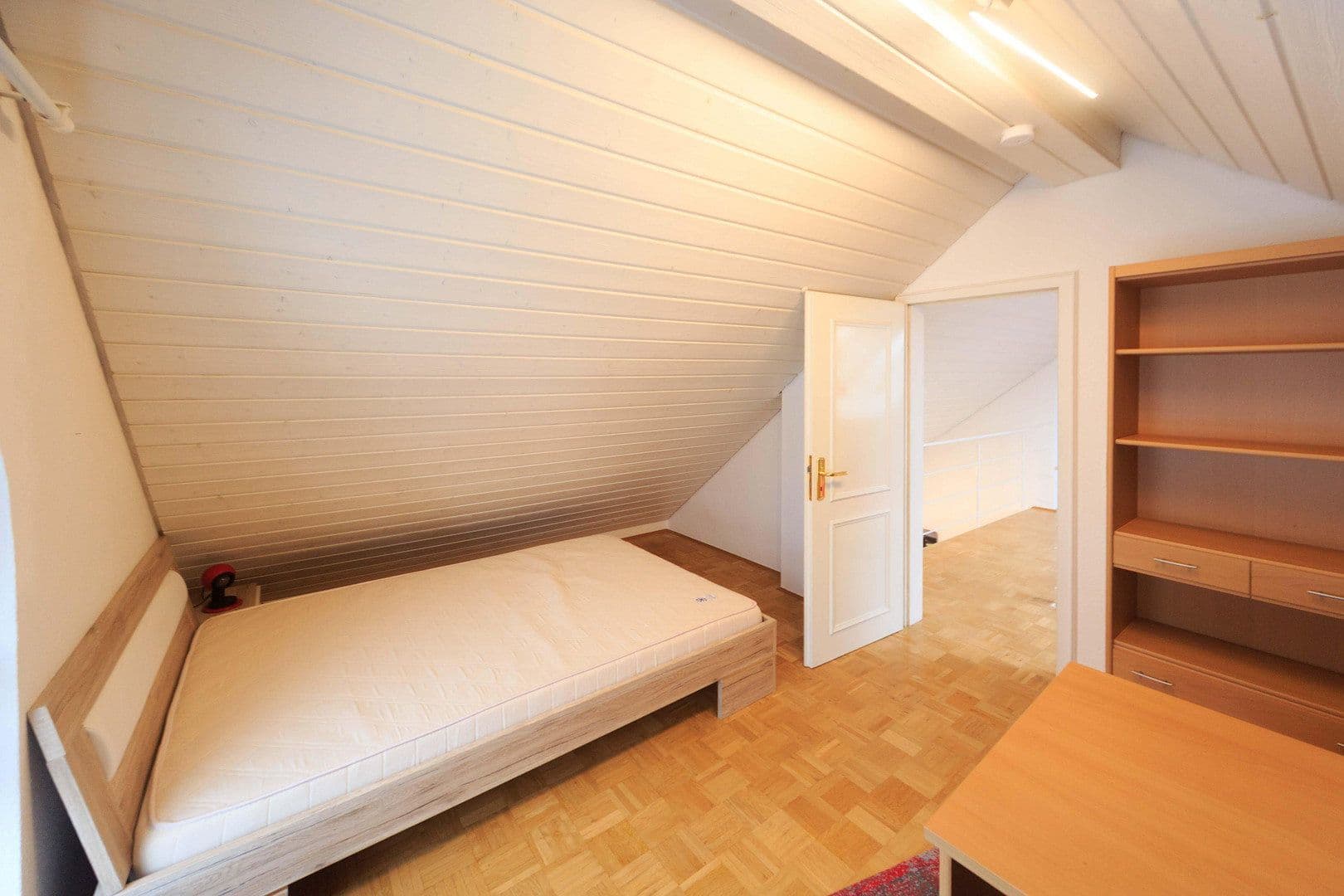 Prenájom bytu 3-izbový 87 m², Öhringer Straße 21, Stuttgart, Bádensko-Wurttembersko Prenájom bytu 3-izbový 87 m², Öhringer Straße 21, Stuttgart, Bádensko-Wurttembersko