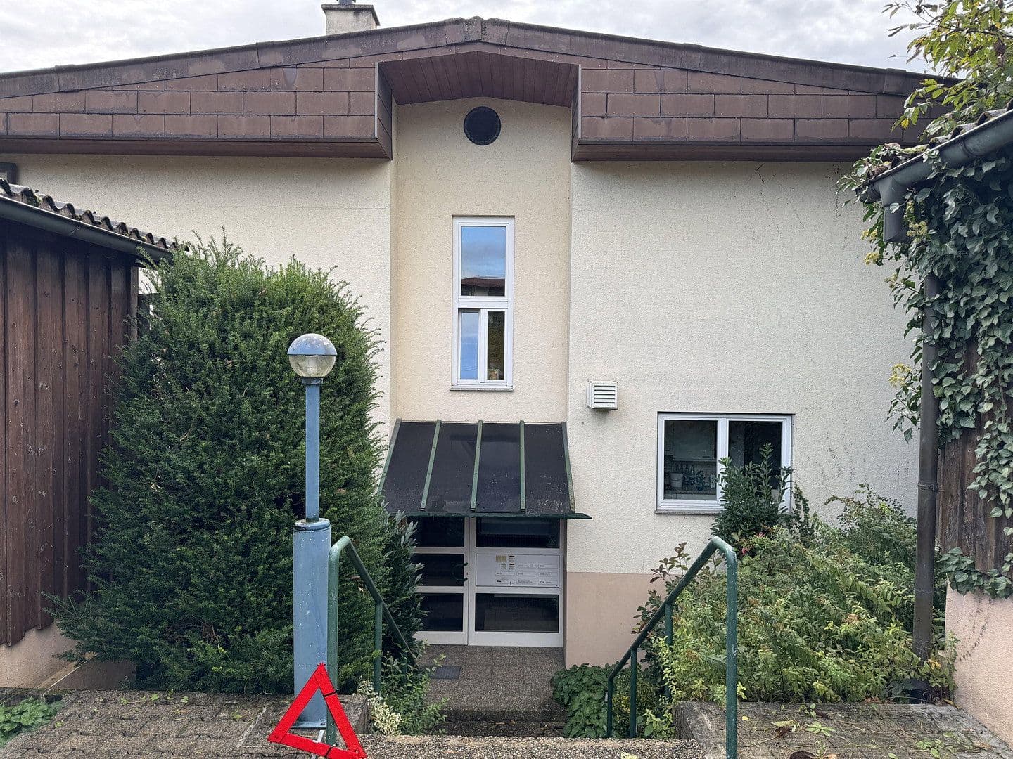 Prenájom bytu 3-izbový 90 m², Lottstetten, Bádensko-Wurttembersko Prenájom bytu 3-izbový 90 m², Lottstetten, Bádensko-Wurttembersko