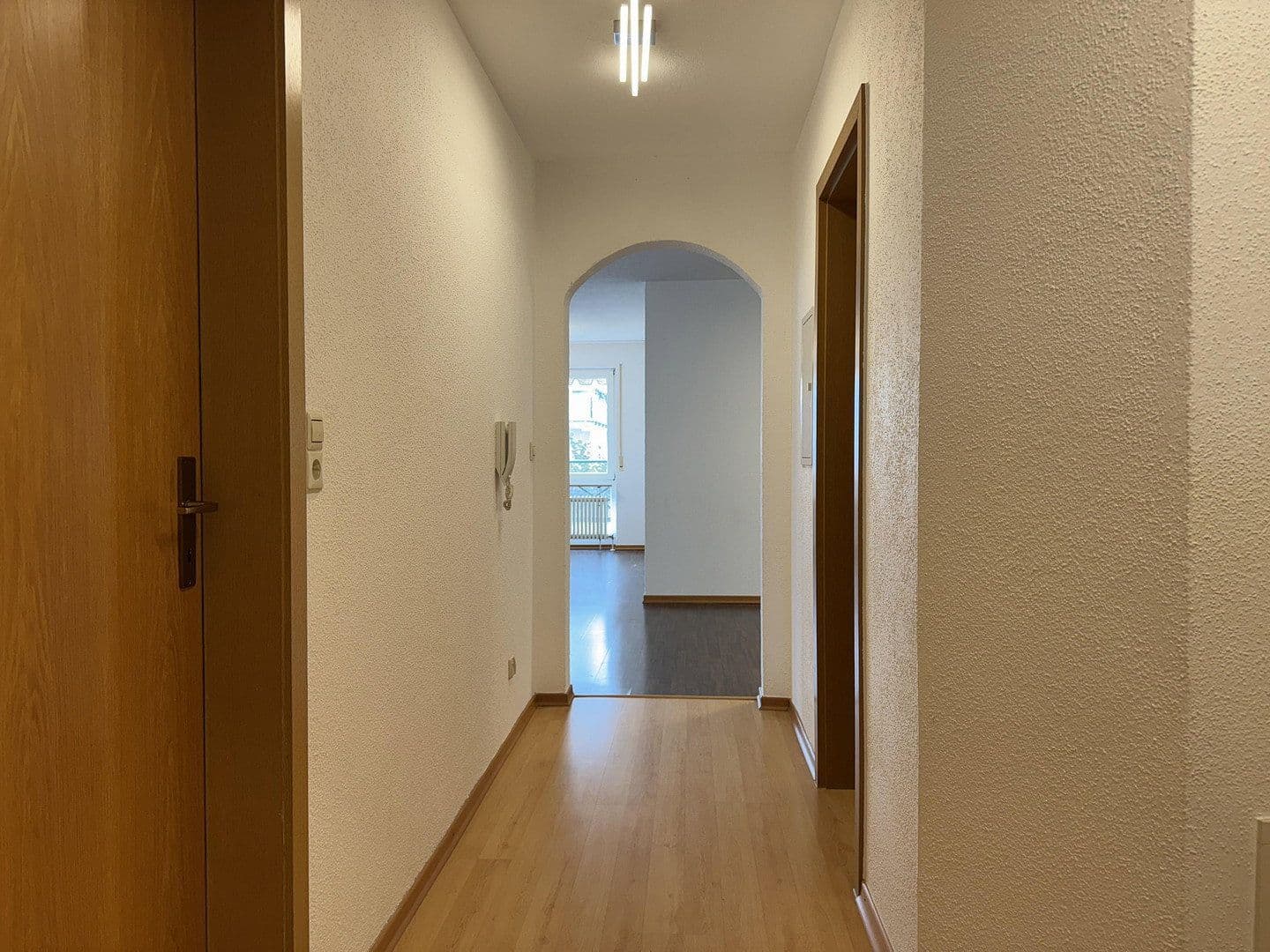 Prenájom bytu 3-izbový 90 m², Lottstetten, Bádensko-Wurttembersko Prenájom bytu 3-izbový 90 m², Lottstetten, Bádensko-Wurttembersko