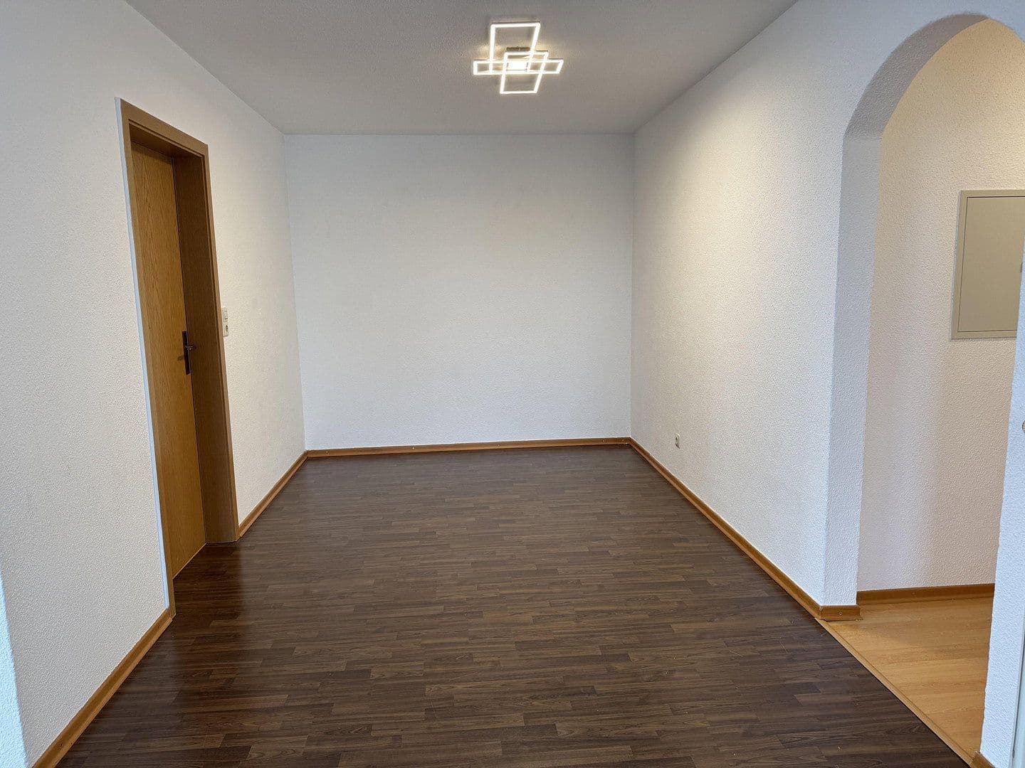 Prenájom bytu 3-izbový 90 m², Lottstetten, Bádensko-Wurttembersko Prenájom bytu 3-izbový 90 m², Lottstetten, Bádensko-Wurttembersko