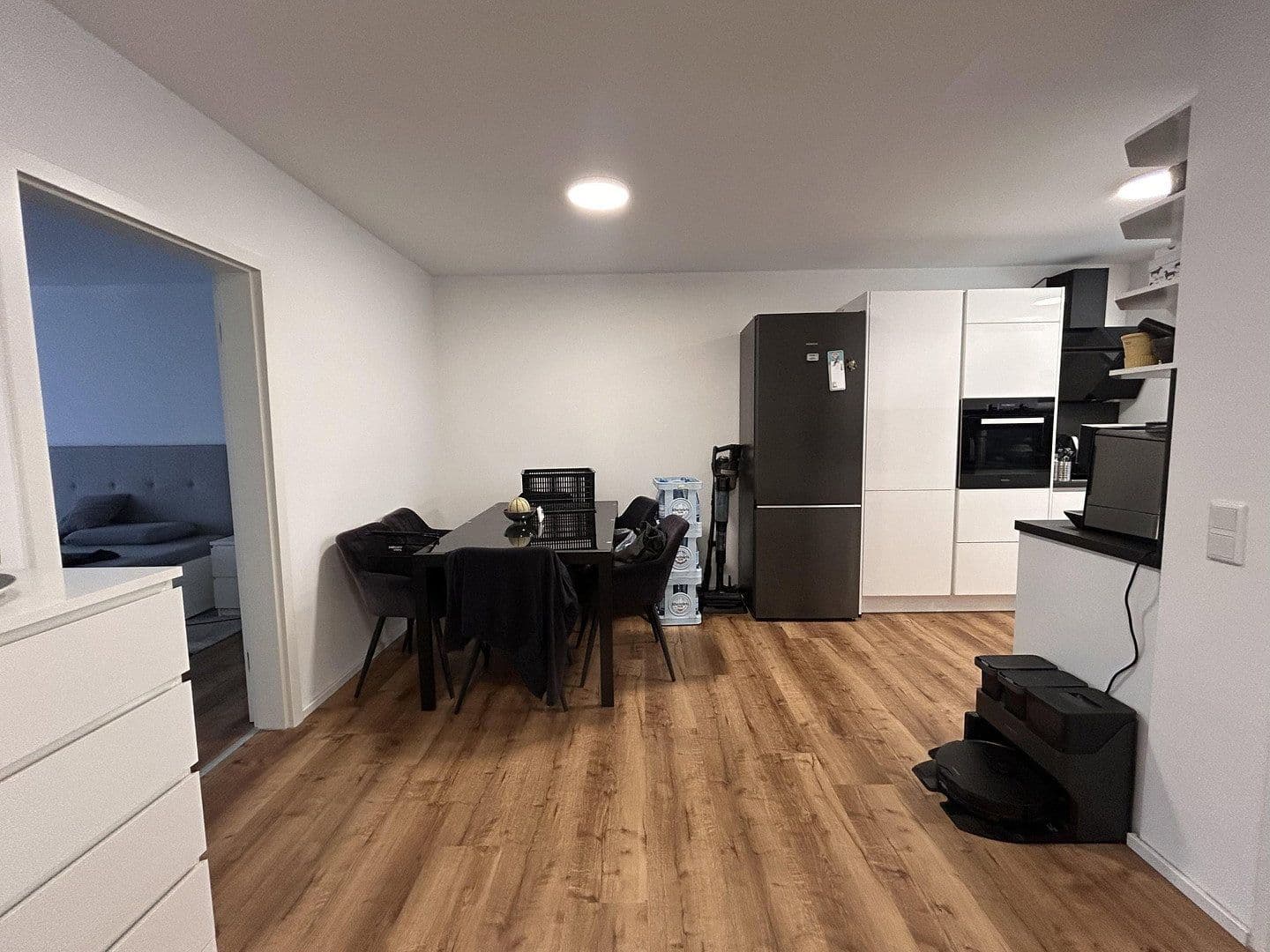 Prenájom bytu 2-izbový 85 m², Köln, Severné Porýnie - Westfálsko Prenájom bytu 2-izbový 85 m², Köln, Severné Porýnie - Westfálsko