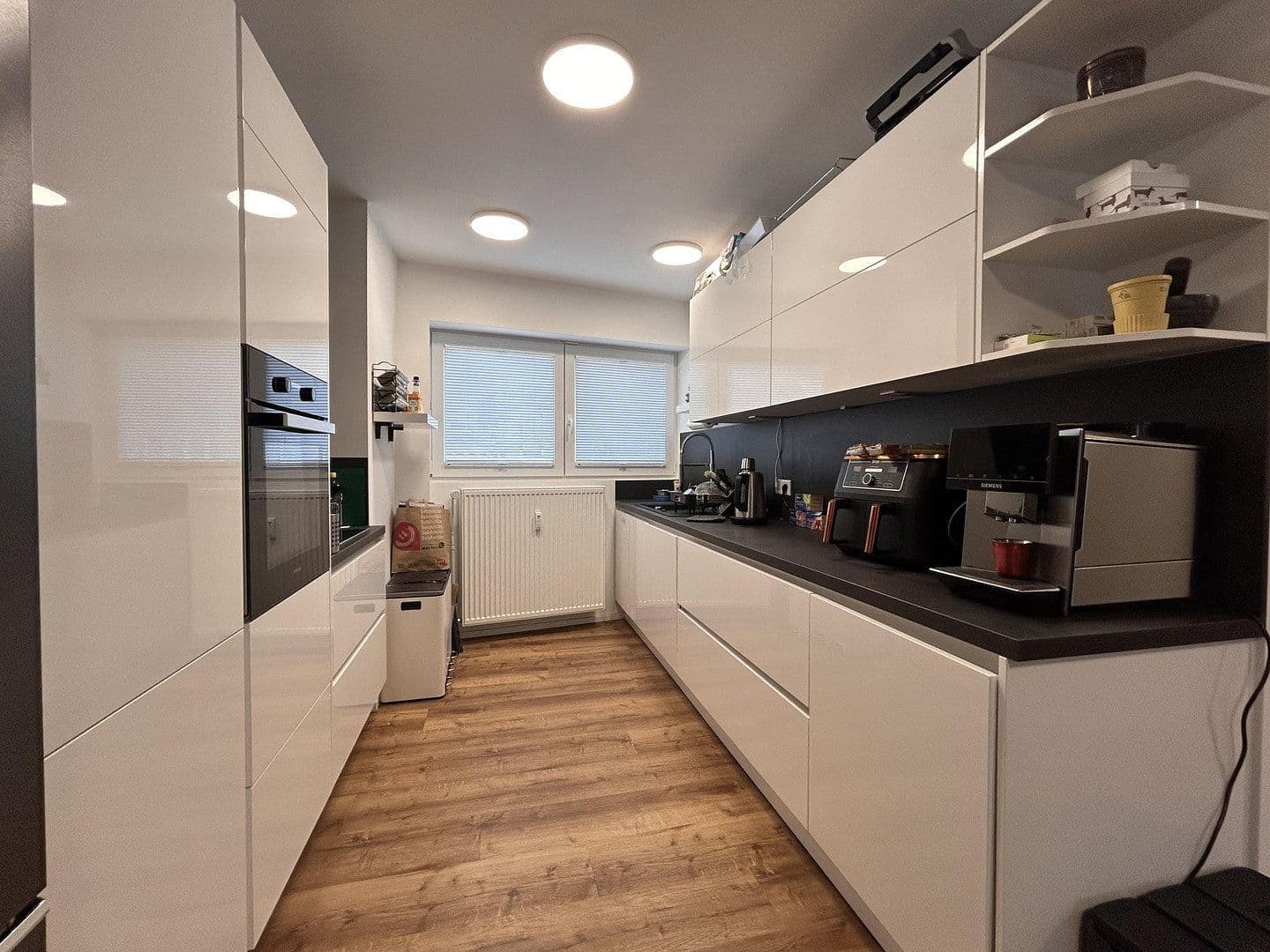 Prenájom bytu 2-izbový 85 m², Köln, Severné Porýnie - Westfálsko Prenájom bytu 2-izbový 85 m², Köln, Severné Porýnie - Westfálsko