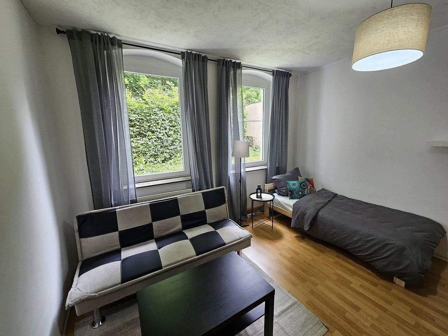Prenájom bytu 4-izbový 107 m², Ascher Str. 15, Hof, Bavorsko Prenájom bytu 4-izbový 107 m², Ascher Str. 15, Hof, Bavorsko