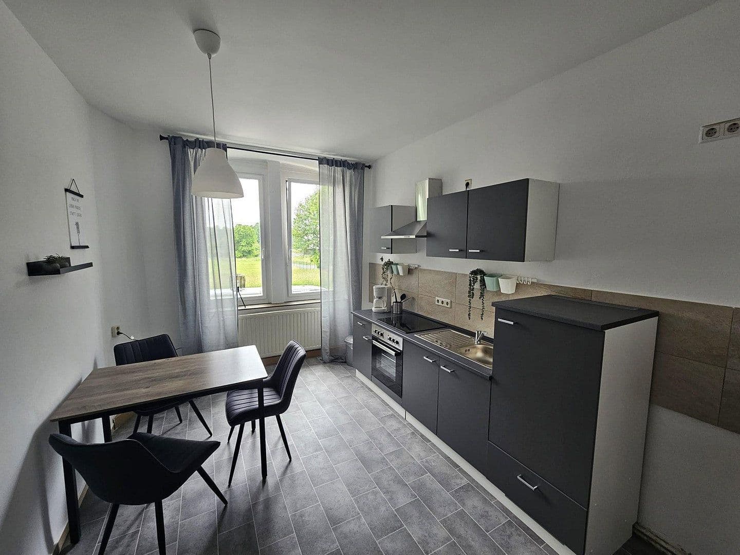 Prenájom bytu 4-izbový 107 m², Ascher Str. 15, Hof, Bavorsko Prenájom bytu 4-izbový 107 m², Ascher Str. 15, Hof, Bavorsko