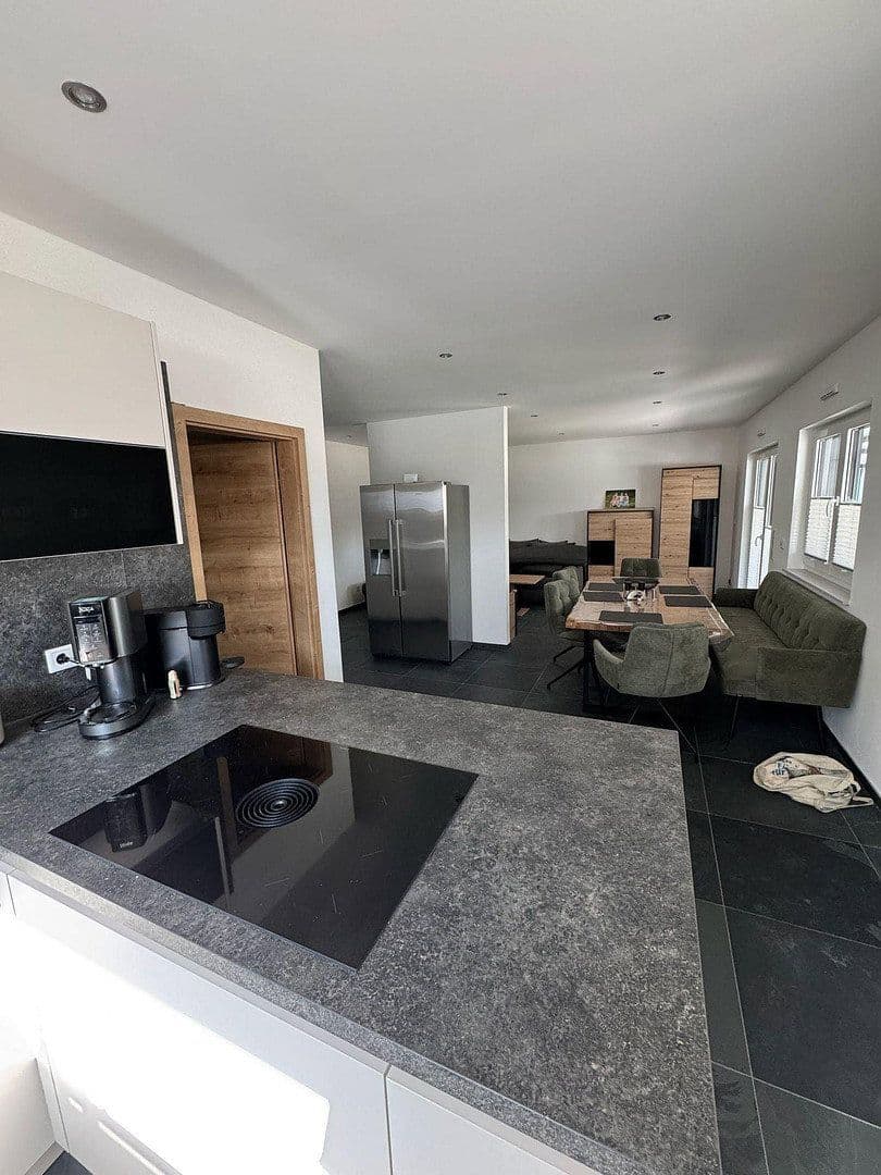 Prenájom domu 168 m², pozemok 411 m², Neuburger Straße 21a, Ehekirchen, Bavorsko Prenájom domu 168 m², pozemok 411 m², Neuburger Straße 21a, Ehekirchen, Bavorsko