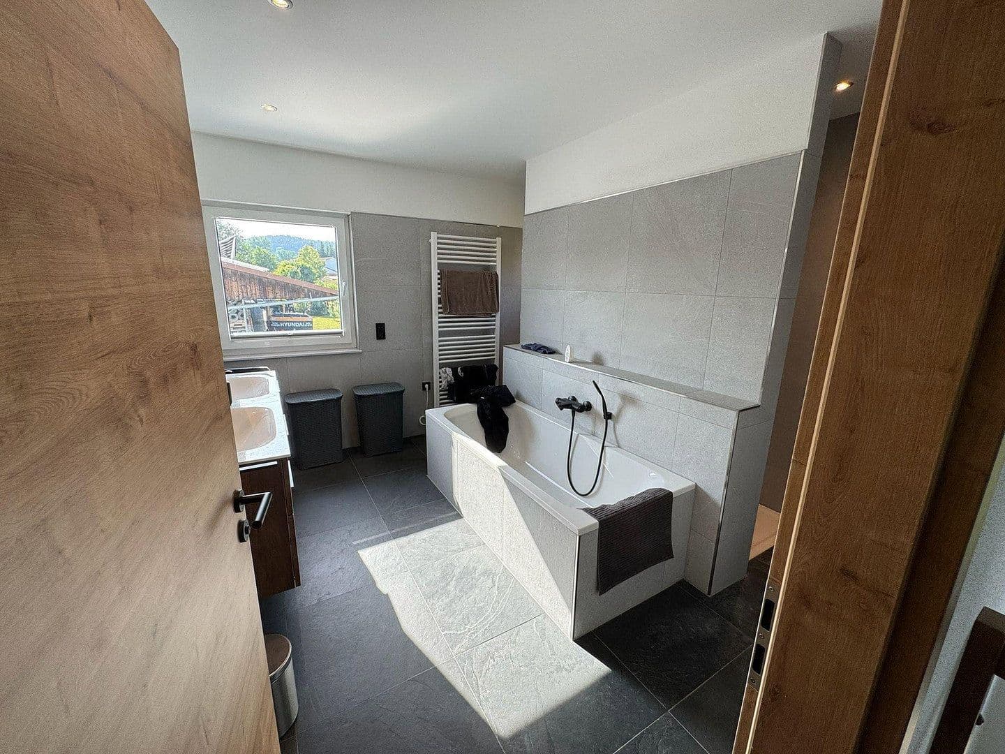 Prenájom domu 168 m², pozemok 411 m², Neuburger Straße 21a, Ehekirchen, Bavorsko Prenájom domu 168 m², pozemok 411 m², Neuburger Straße 21a, Ehekirchen, Bavorsko