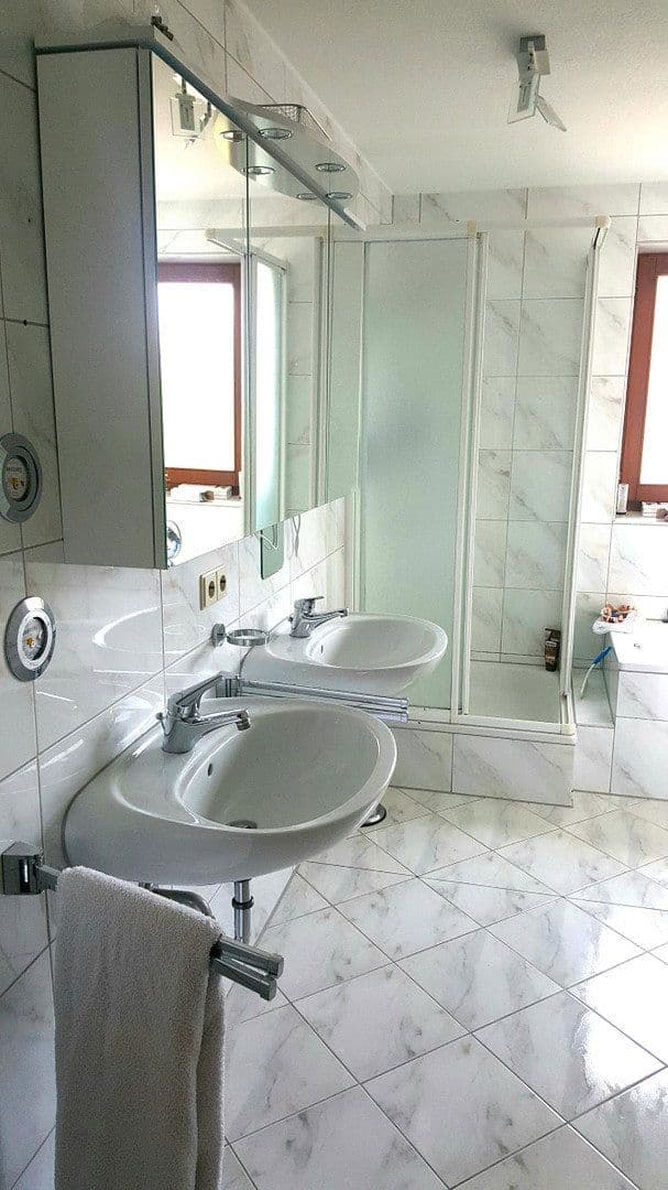 Prenájom bytu 3-izbový 106 m², Jakobstraße 27, Steinenbronn, Bádensko-Wurttembersko Prenájom bytu 3-izbový 106 m², Jakobstraße 27, Steinenbronn, Bádensko-Wurttembersko